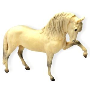 VTG Breyer Legionario III #68 Alabaster Andalusian Stallion #1162 Mold Excellent